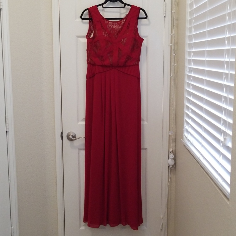 Red Lace Formal Dress